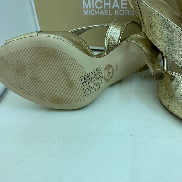 Gold Michael Kors shoes - Picture 4 of 4